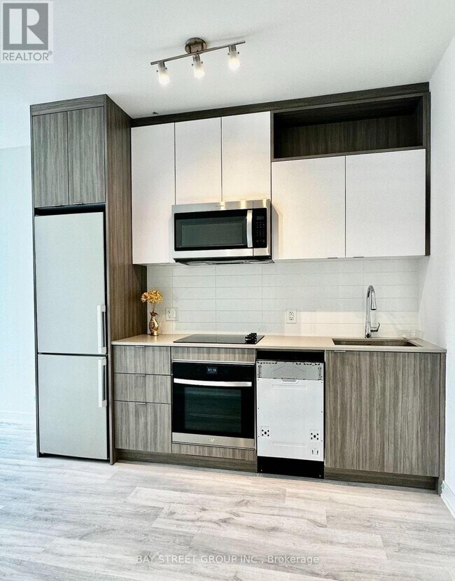 Photo du bâtiment - 135 Lower Sherbourne St