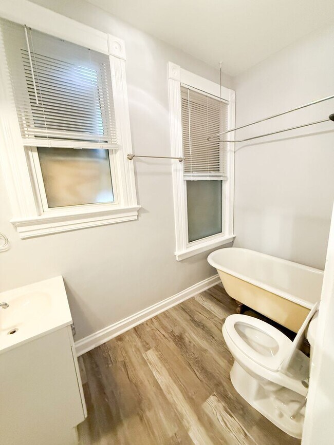 Foto del edificio - Spacious 3 bedroom 1 bathroom home!!