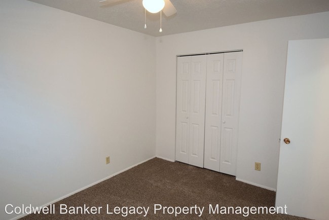 Building Photo - 9400 Candelaria Rd NE