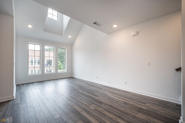 Building Photo - 521 Burton Dr