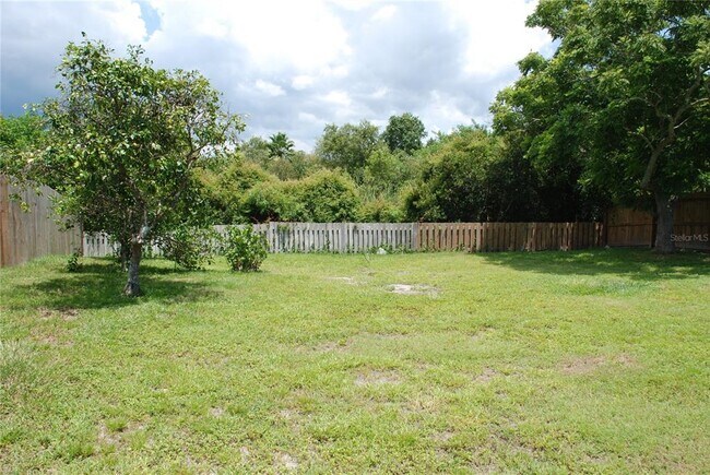 Foto del edificio - 1624 Springdale Dr