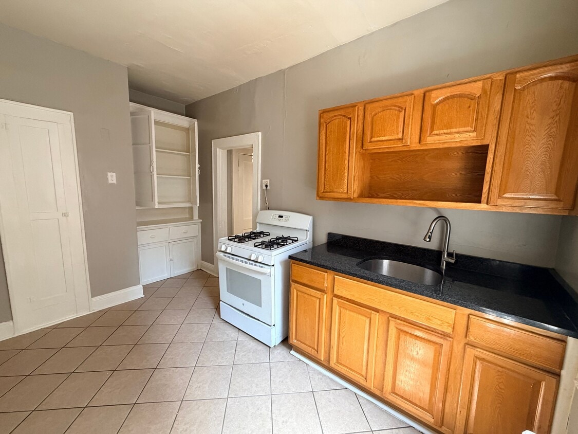 Photo - 16 Irving St (Newark, NJ)