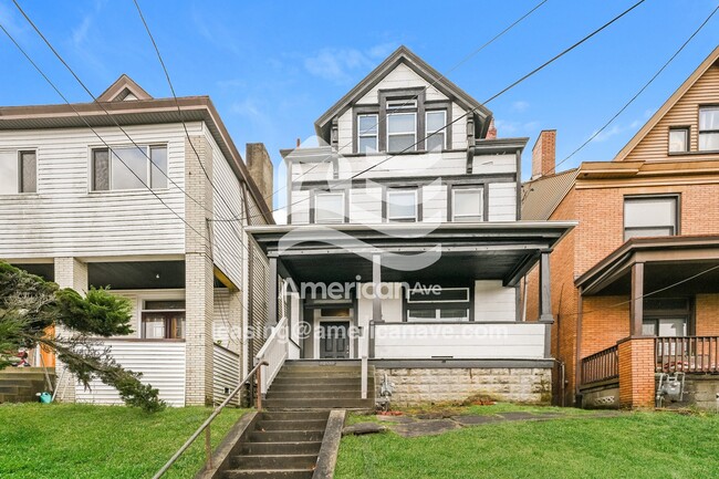 Building Photo - 253 Watson Blvd