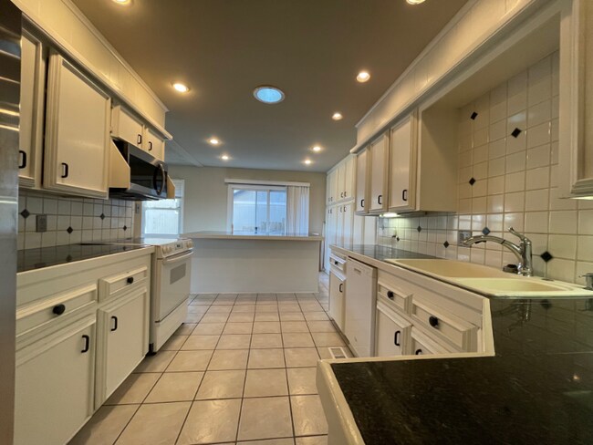 Foto del edificio - 3925 E 60th Pl