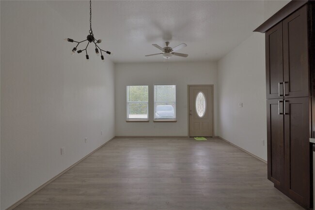 Building Photo - 113 Bolden St