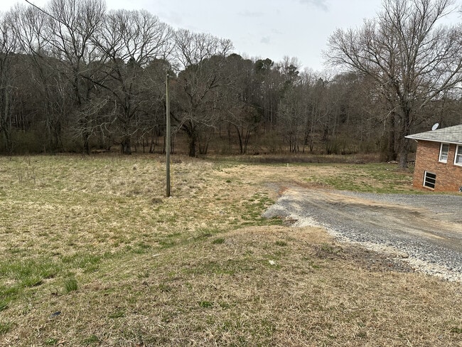 Building Photo - 4225 McGinnis Ferry Rd