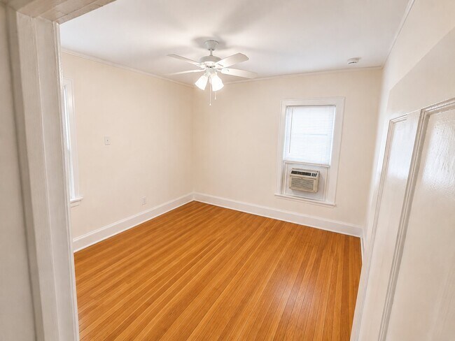 Foto del edificio - 2667-2669 W Grand St