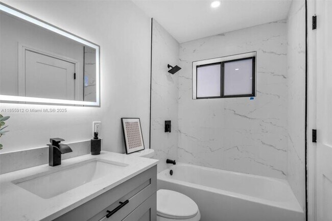 Building Photo - 4 bedroom in Ft Lauderdade FL 33312