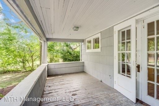 Building Photo - 5 br, 2 bath Apartment - 755 Grove