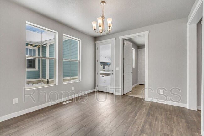 Foto del edificio - 9834 N Willowbank Dr