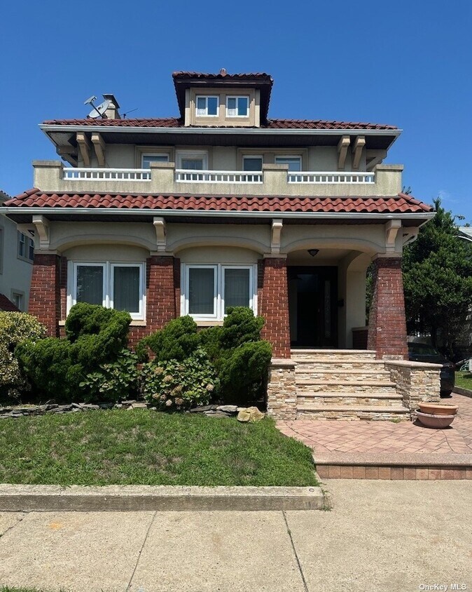 Primary Photo - 61 W Walnut St