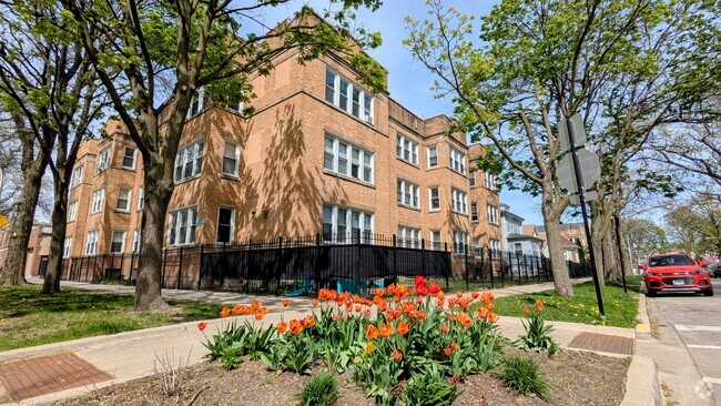 Building Photo - 3750 W Giddings St