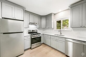 Building Photo - 105 Maple St