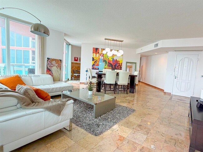 Foto del edificio - 3370 Hidden Bay Dr