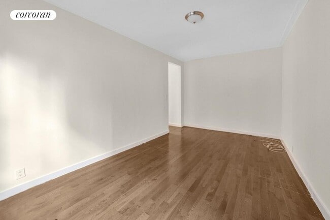 Foto del edificio - 330 E 52nd St