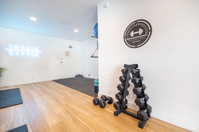 Gimnasio - Carson Oakwood Apartments