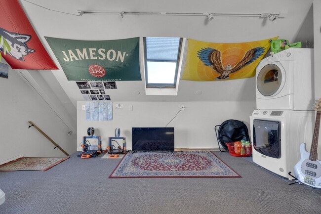 Building Photo - Stunning 6-Bed Duplex on Sachem St — Private Deck, New Renovations, Laundry, Parking | Prime Miss...