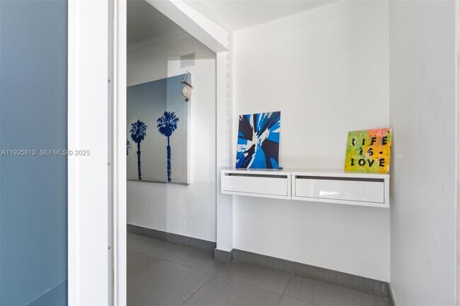 Foto del edificio - 501 NE 51st St