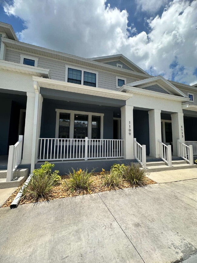 Stylish 3-Bedroom Townhouse with 2.5 Baths... - Stylish 3-Bedroom Townhouse with 2.5 Baths...