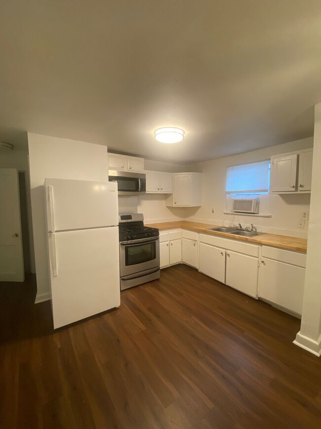 Building Photo - 2809 1st Street