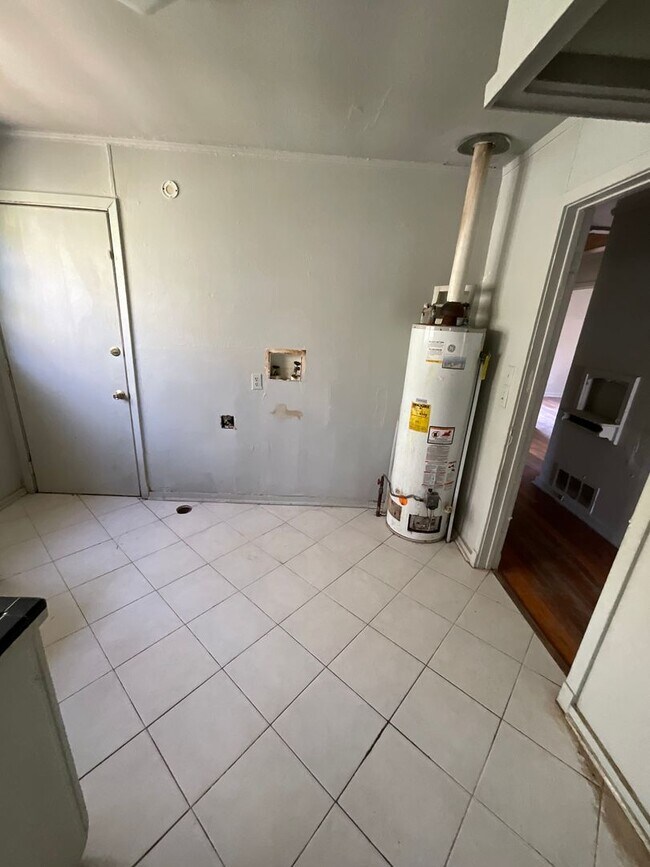 Foto del edificio - 6107 Fairfield-