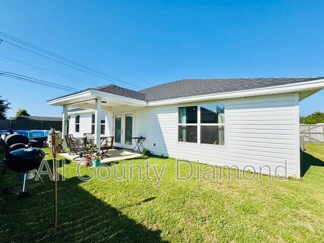 Building Photo - 425 Shadecrest Dr