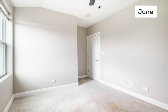 Building Photo - ROOM ONLY in 4-bed/2.0-bath Home