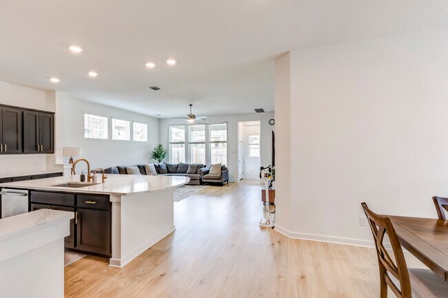 Foto del edificio - 961 Oak Chase Wy