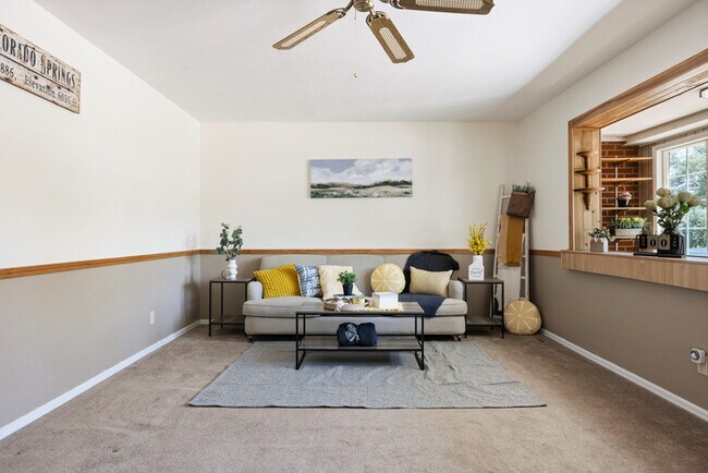 Foto del edificio - 429 Columbine St