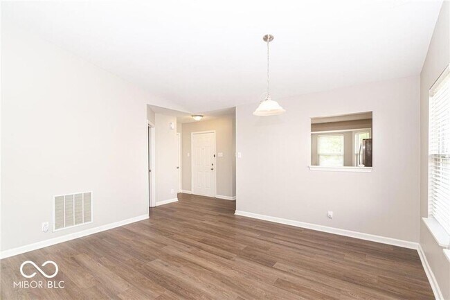 Building Photo - 11817 Shady Meadow Place Unit P
