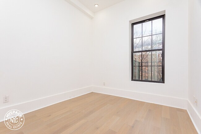 Building Photo - 601 St Marks Ave