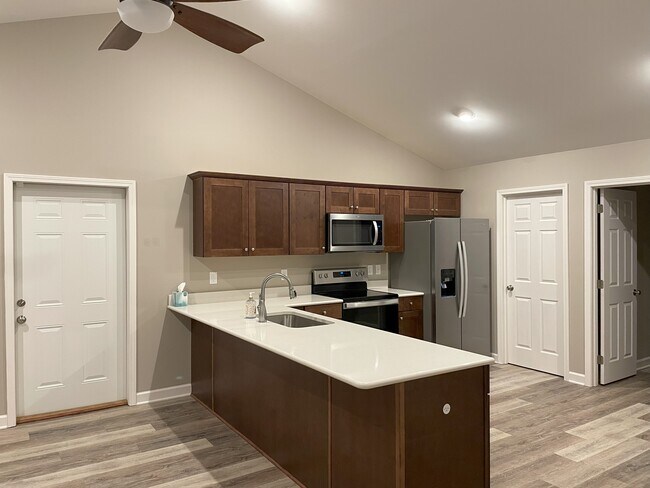 Foto del edificio - 505 Townhomes Pl