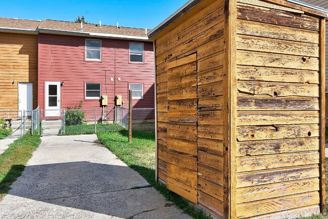 Foto del edificio - 923 Hialeah St