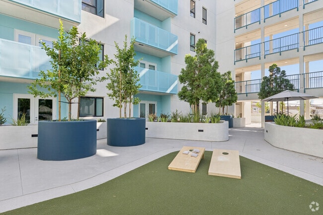 Patio - Luma Point Apartments