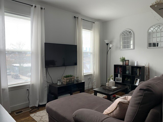 Building Photo - 42 L St