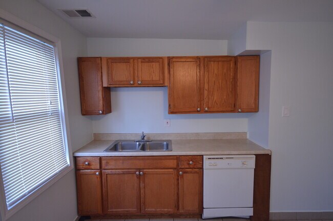 Foto del edificio - 2815 W 25th Pl