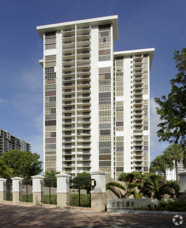 Building Photo - Tower at Biscayne Cove