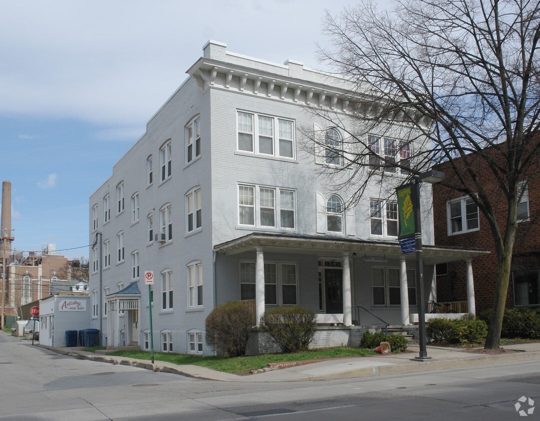 Building Photo - 315 W Beaver Ave