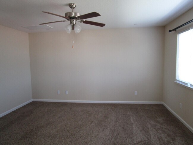 Building Photo - 1277 Greenbrier Dr
