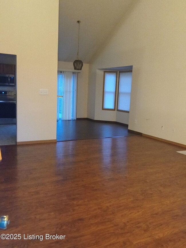 Foto del edificio - 5303 Bannon Crossings Dr