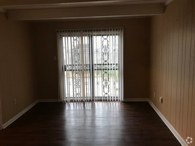 Building Photo - 3655 Haughton Ln