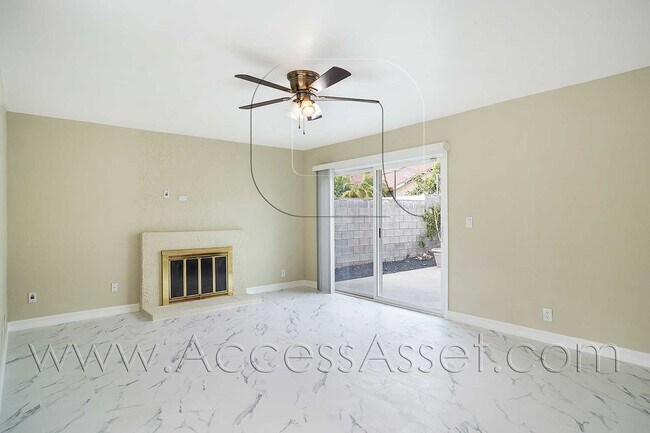 Building Photo - Beautiful Single-Story 4 Bed/2 Bath Home I...