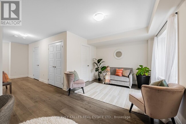 Building Photo - 250-250 Finch Ave