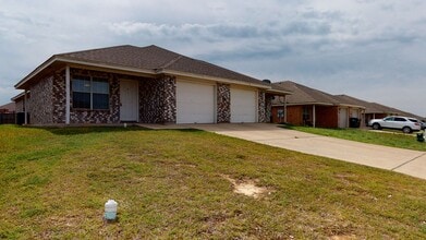 Building Photo - 316 Cedar Ridge Dr