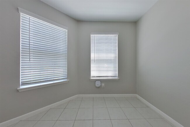 Building Photo - 417 Palomino Stand Dr