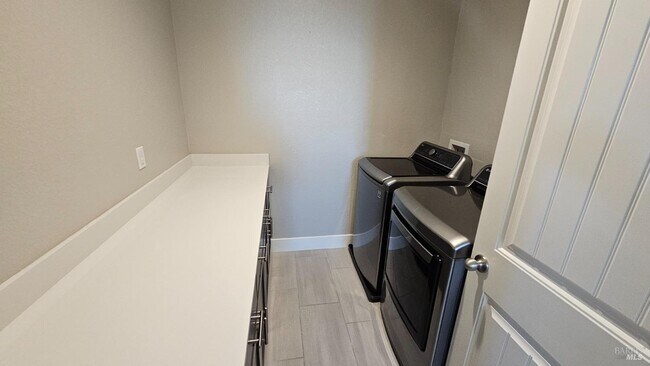 Building Photo - 3024 Merlin Ct