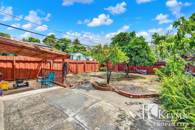 Foto del edificio - 153 Vaqueros Ave