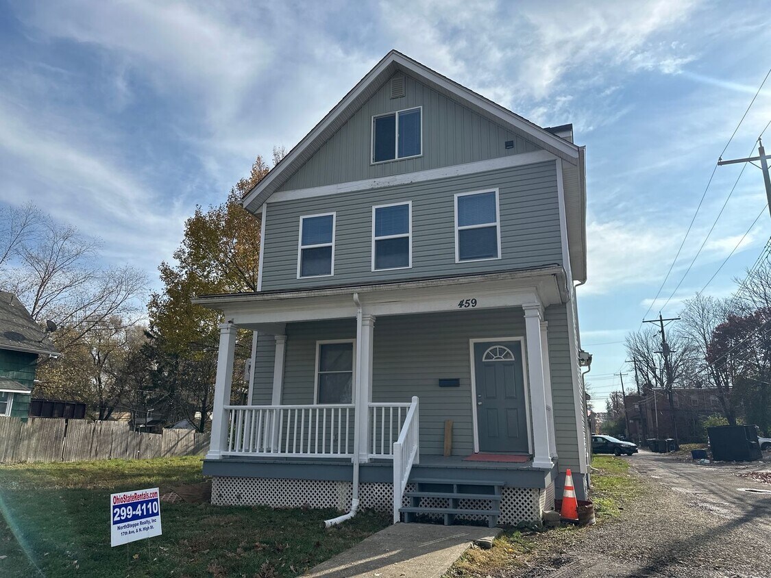 Foto principal - Renovated Single Family Home