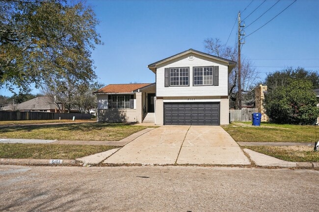 Building Photo - 5103 Devon Green Dr