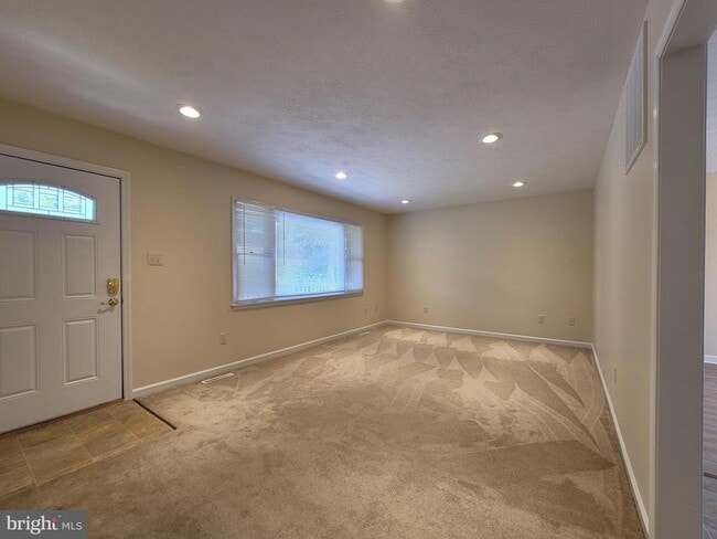 Foto del edificio - 111 Windcrest Cir